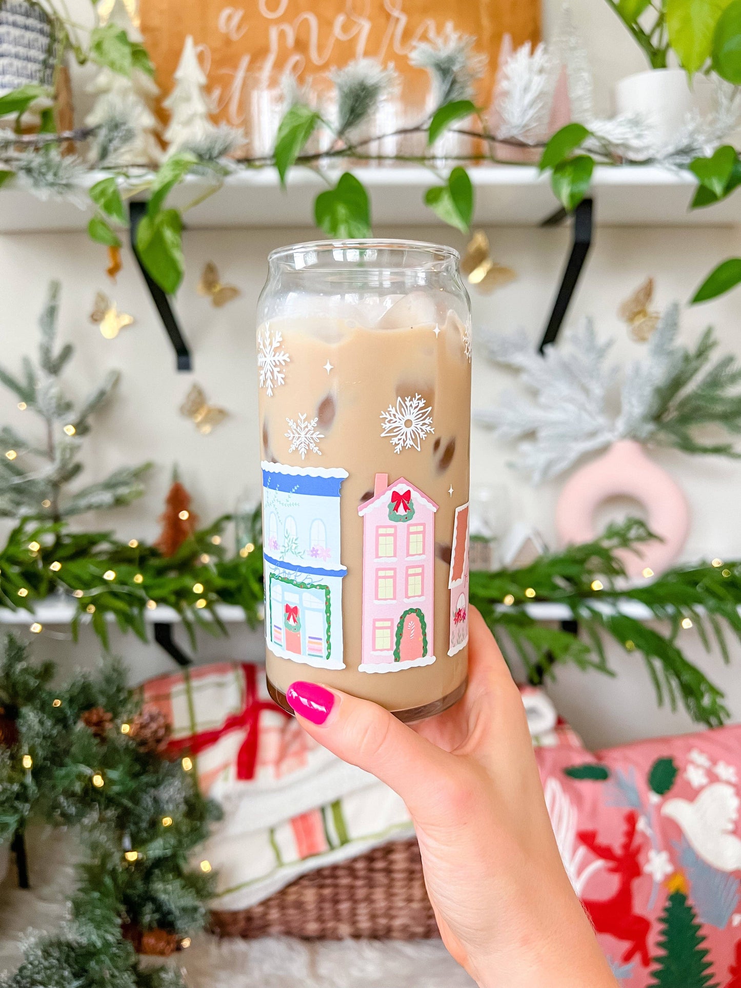 20oz Holiday Town Glass *dishwasher safe