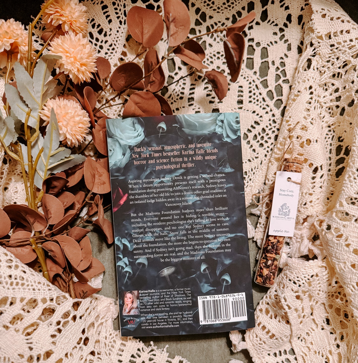 Grave Matter: A Dark Gothic Romance Psych Thriller By: Karina Halle