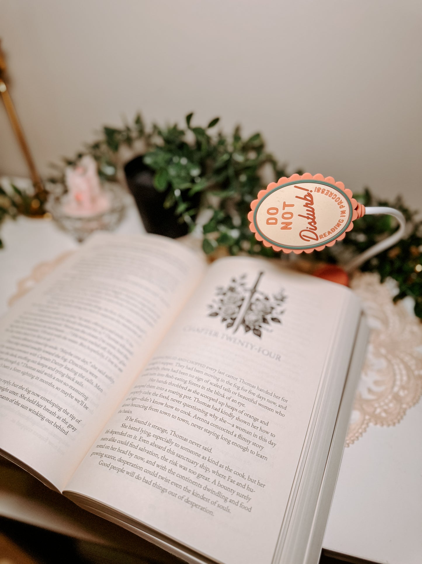 Do Not Disturb Book Light – Rechargeable Reading Lamp