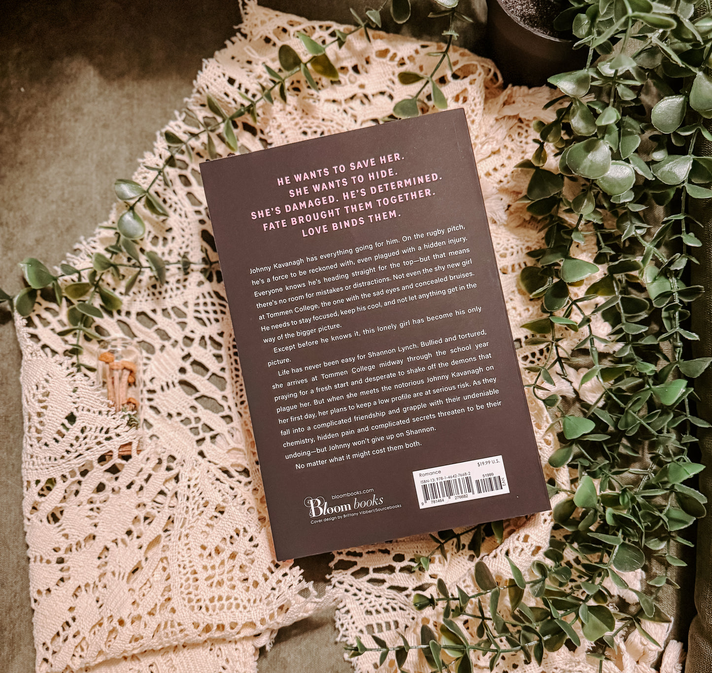 Binding 13 (Deluxe Edition) (Boys of Tommen, 1) By: Chloe Walsh