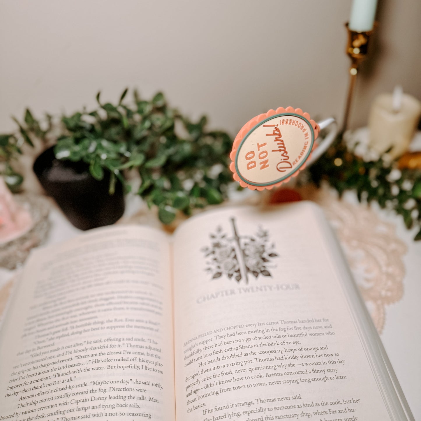 Do Not Disturb Book Light – Rechargeable Reading Lamp