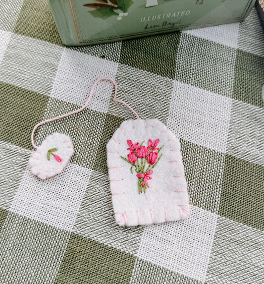 Petals & Pages β Storybook Bouquets π