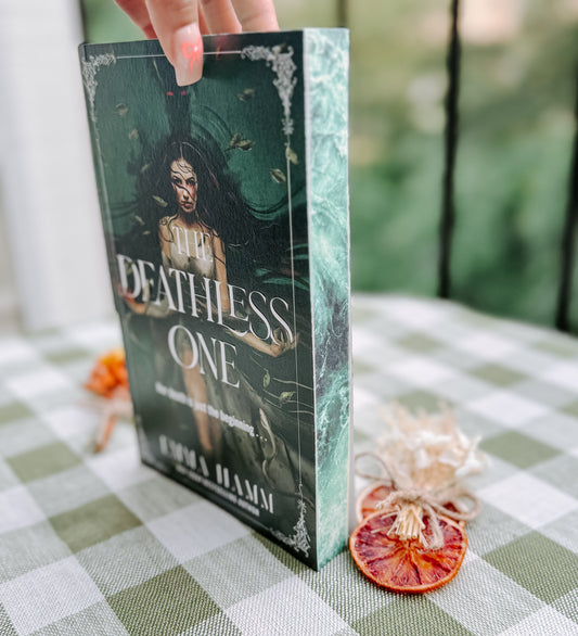 The Deathless One – Emma Hamm 📚 Romantasy | Enemies-to-Allies | Dark Bargains
