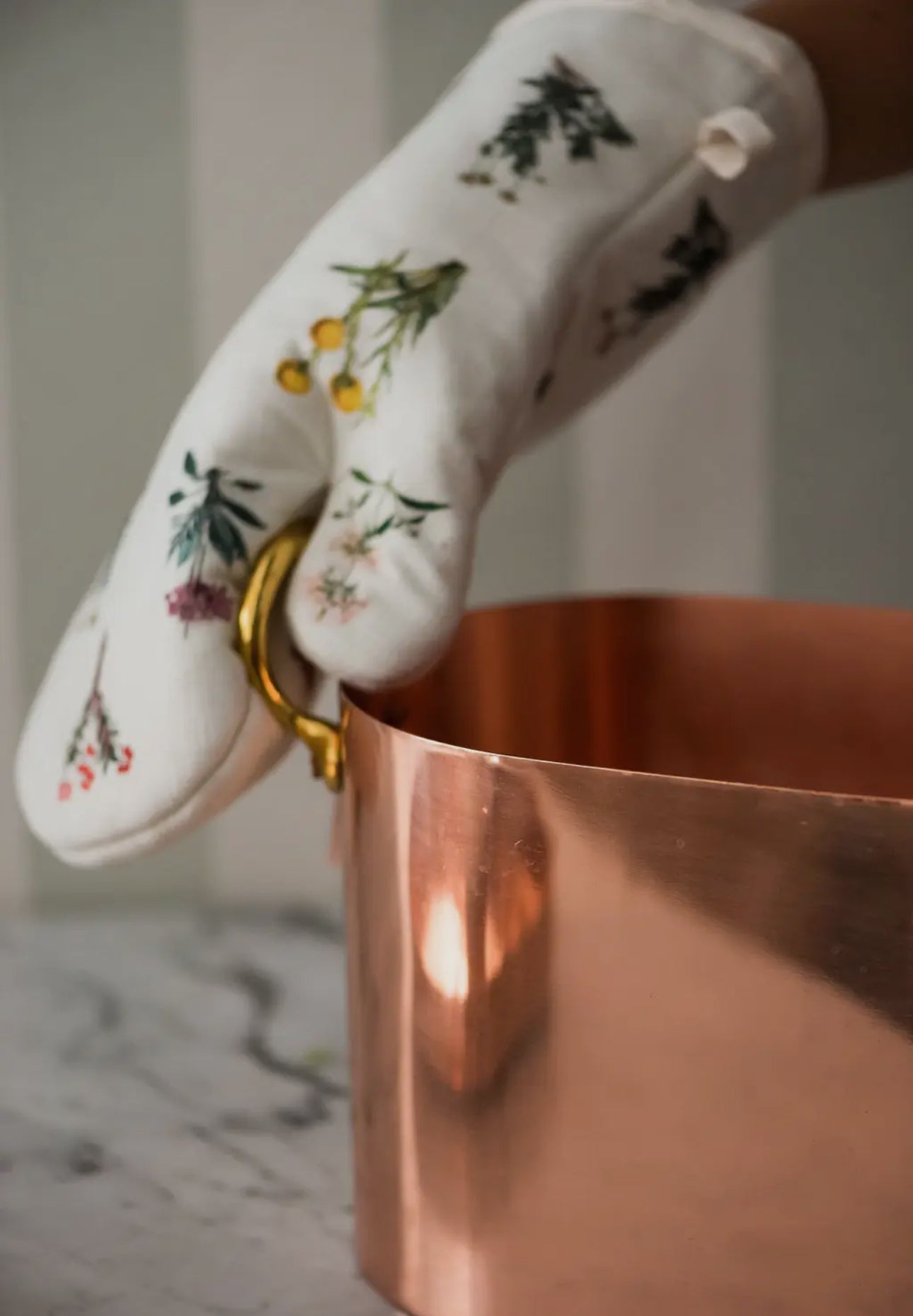 The Foraged Flora Mitt