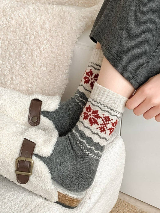 Cozy Snowfall Knit Socks