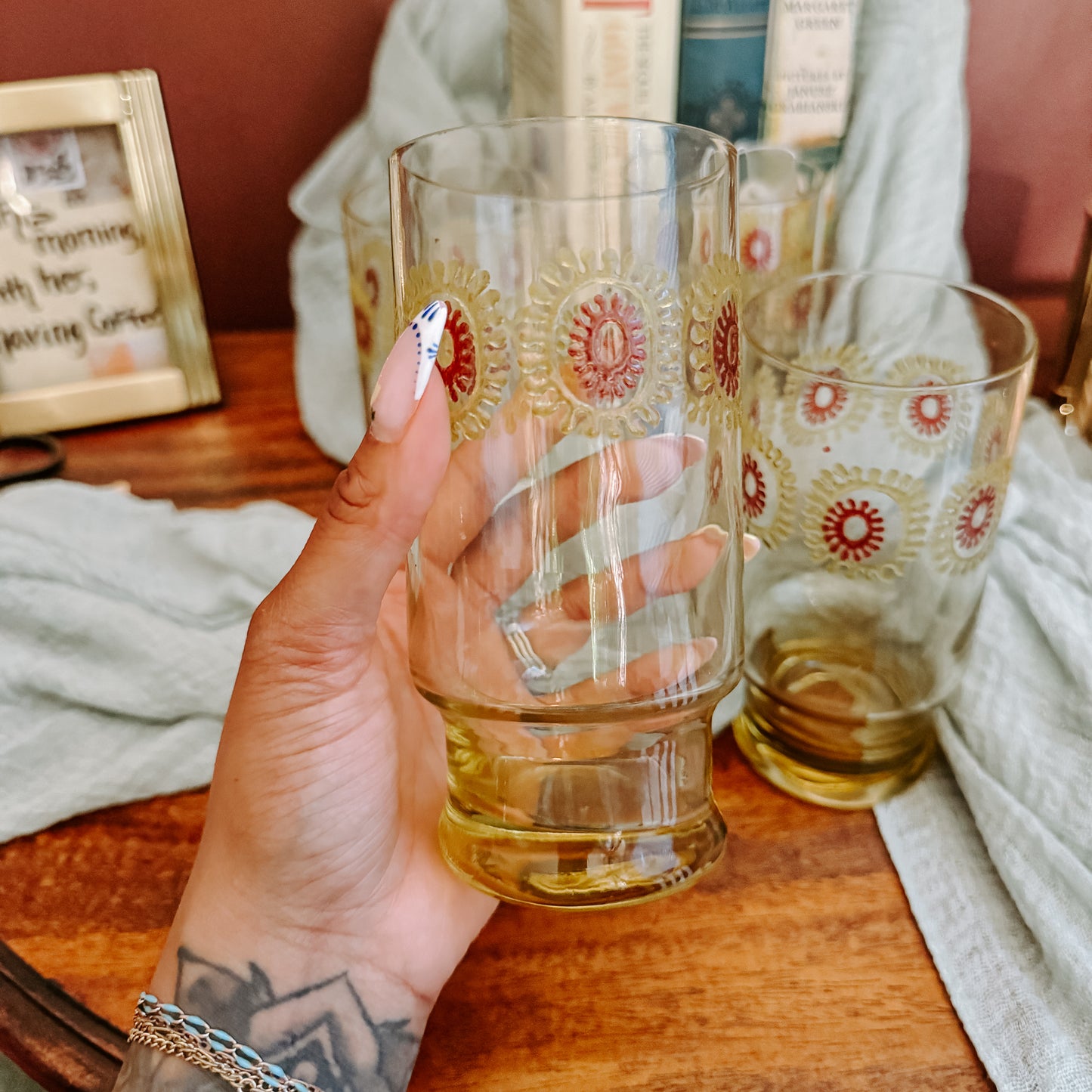 Vintage Amber Floral Drinking Glasses – Set of 4
