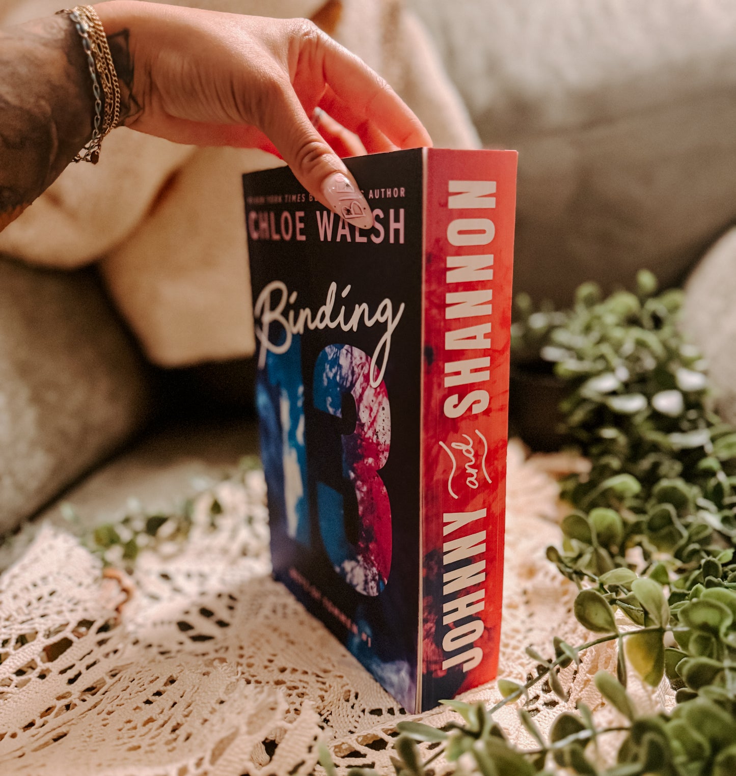 Binding 13 (Deluxe Edition) (Boys of Tommen, 1) By: Chloe Walsh