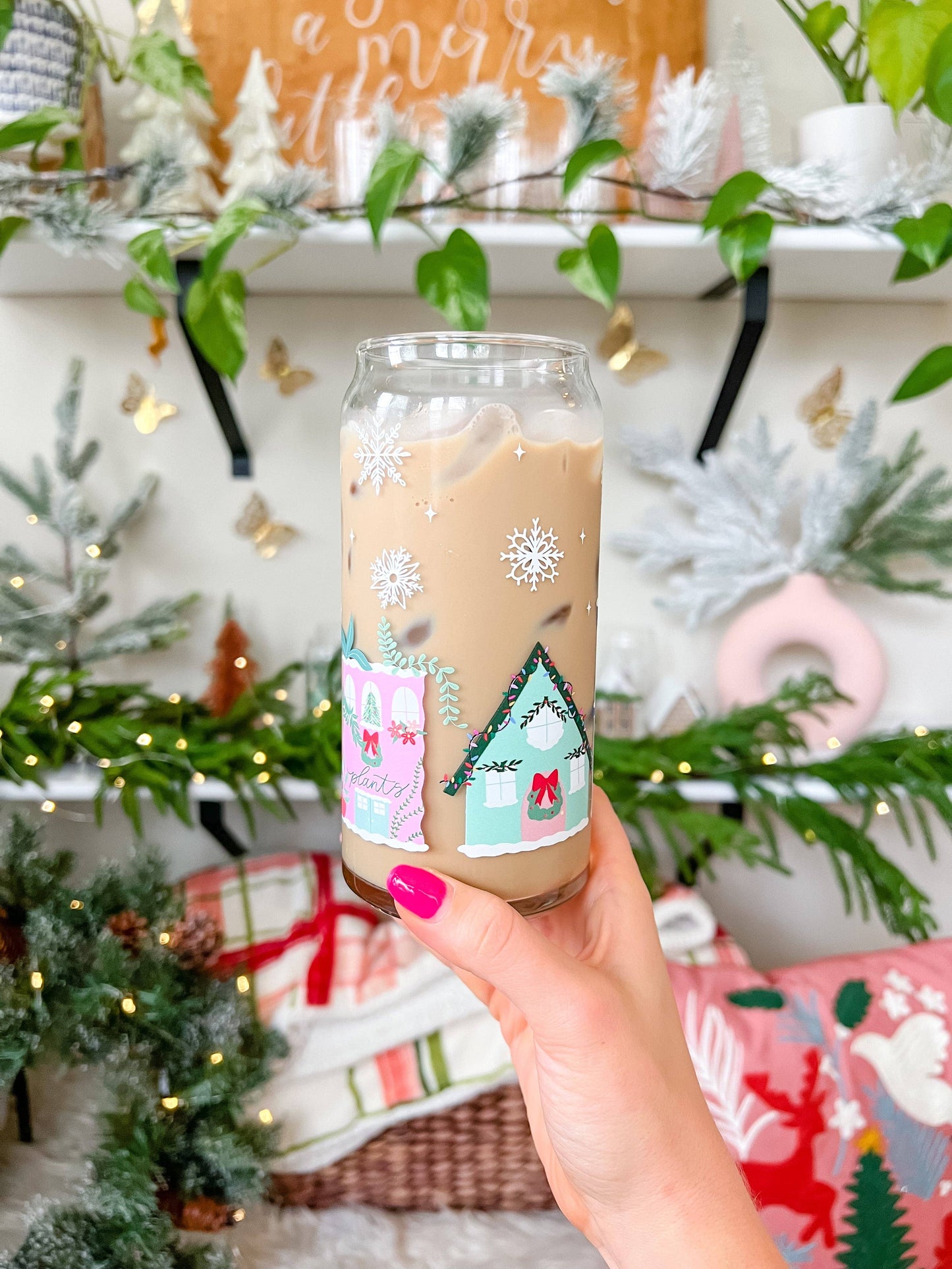 20oz Holiday Town Glass *dishwasher safe