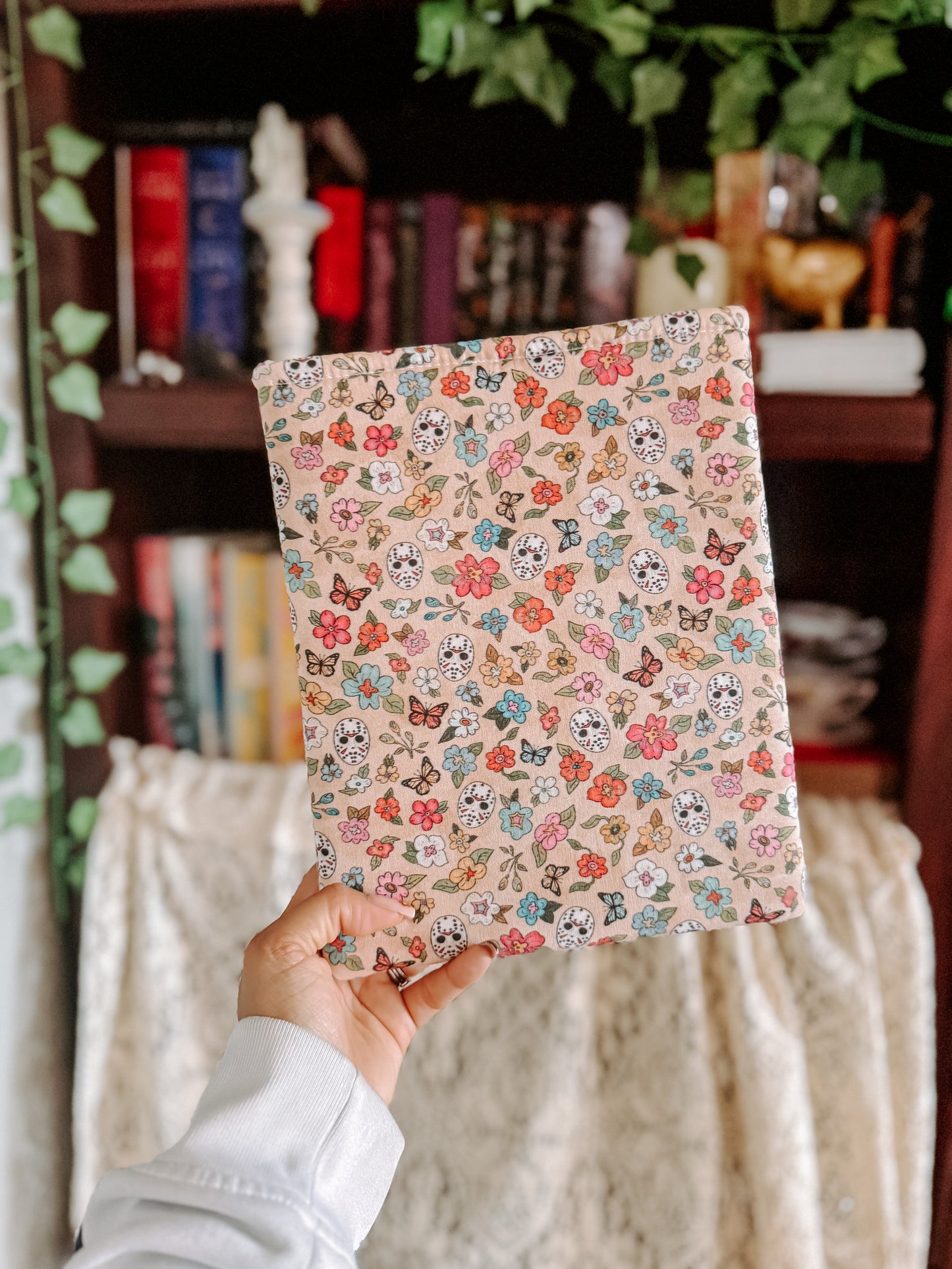 💀 Floral Skulls Book Sleeve 💀