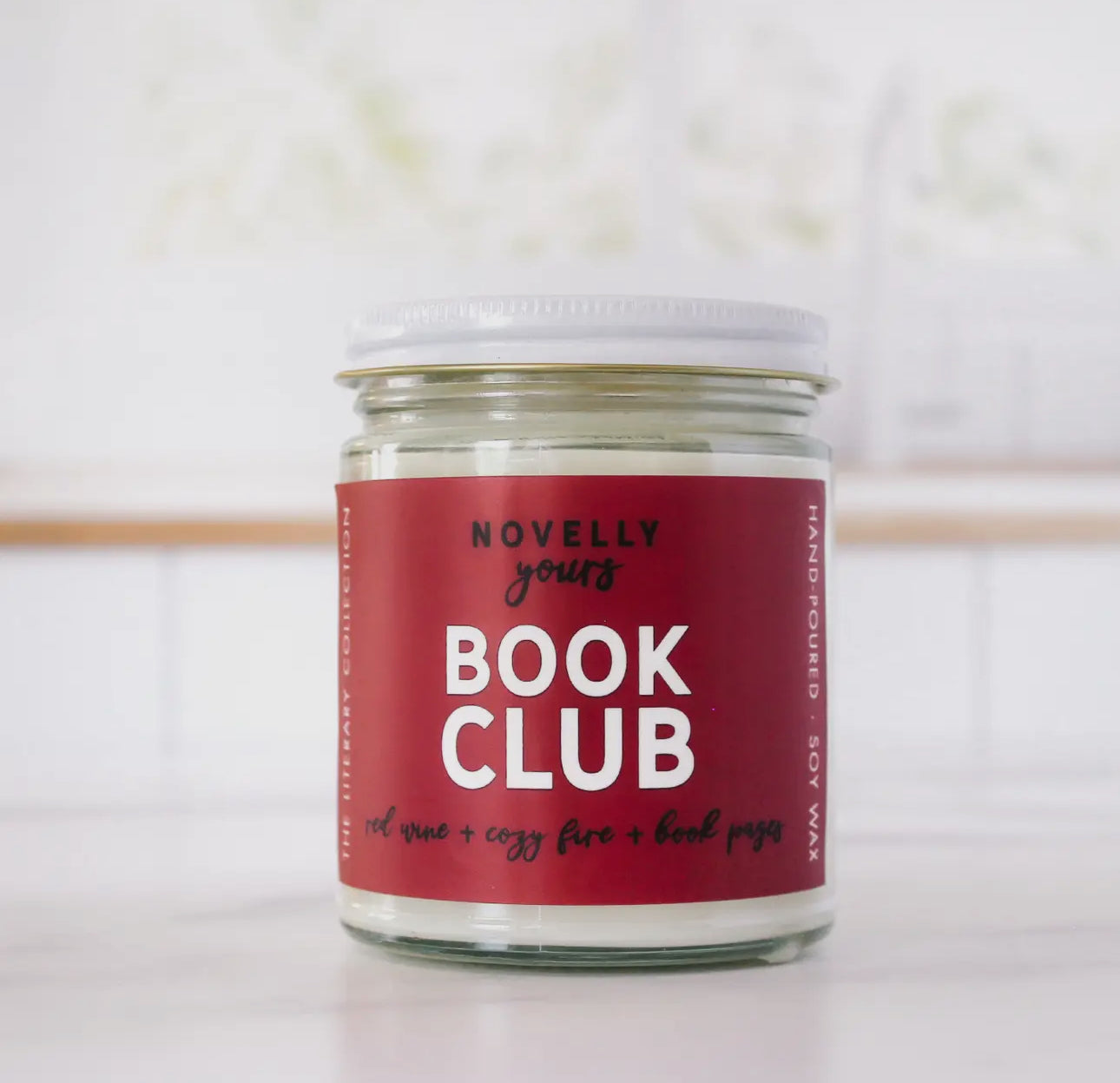 Book Club Candle – Red Wine, Cozy Fire & Book Pages