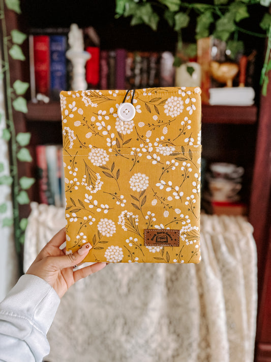 🌼 Golden Meadow Book Sleeve 🌼