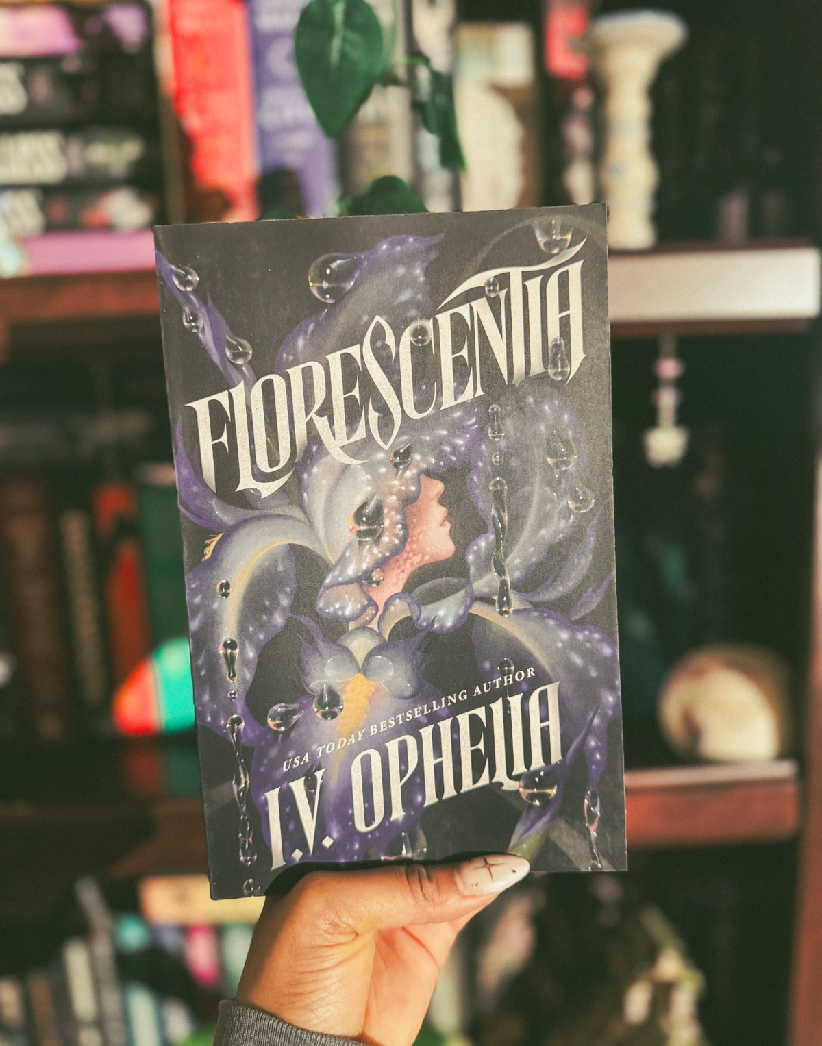 Florescentia By: I.V. Ophelia