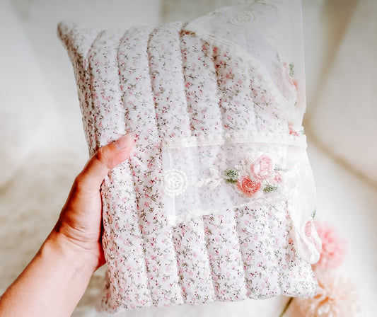 Vintage Rose Lace Book Sleeve 🌸📚