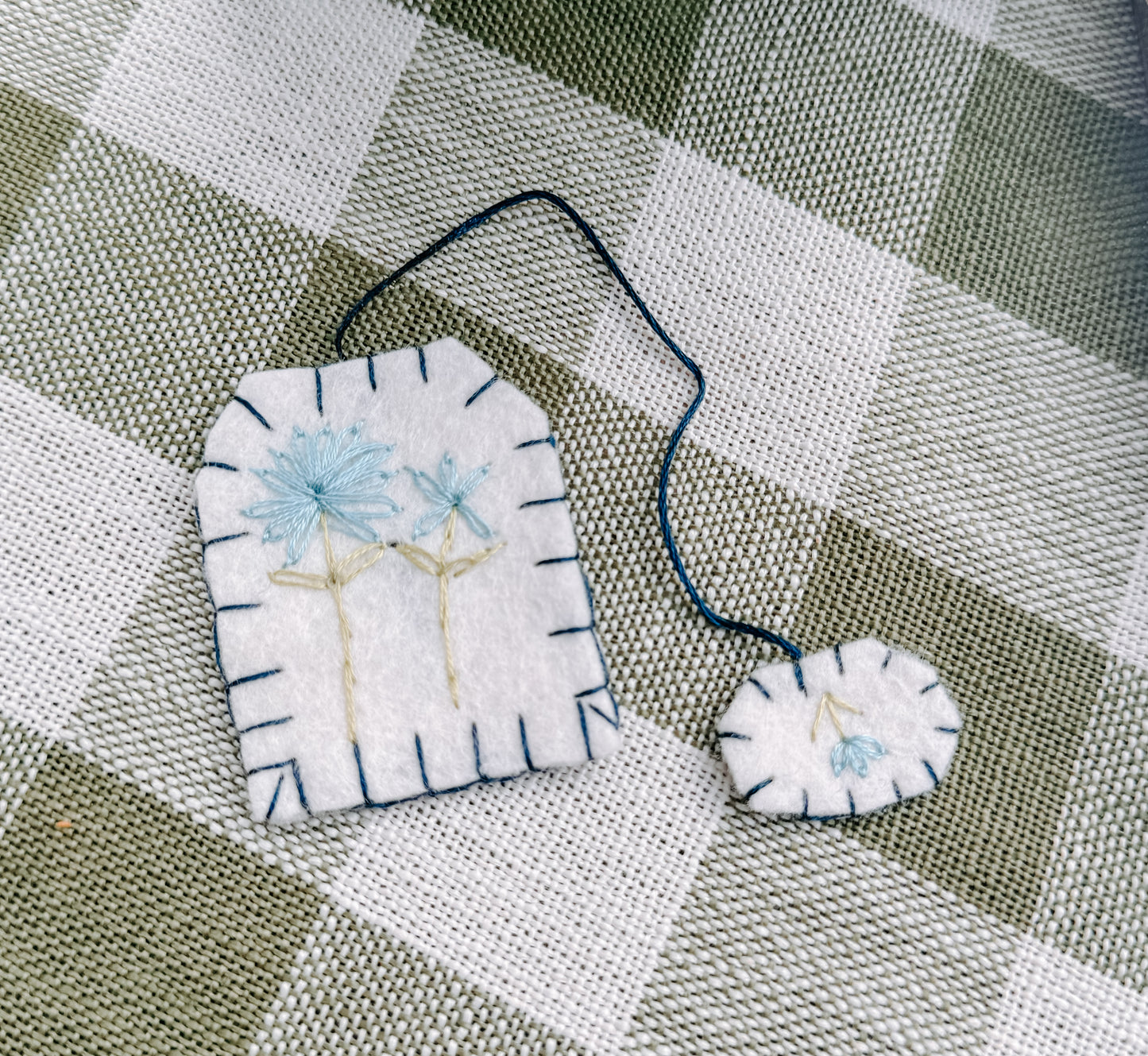 Petals & Pages – Simple Floral Bookmarks 🌿