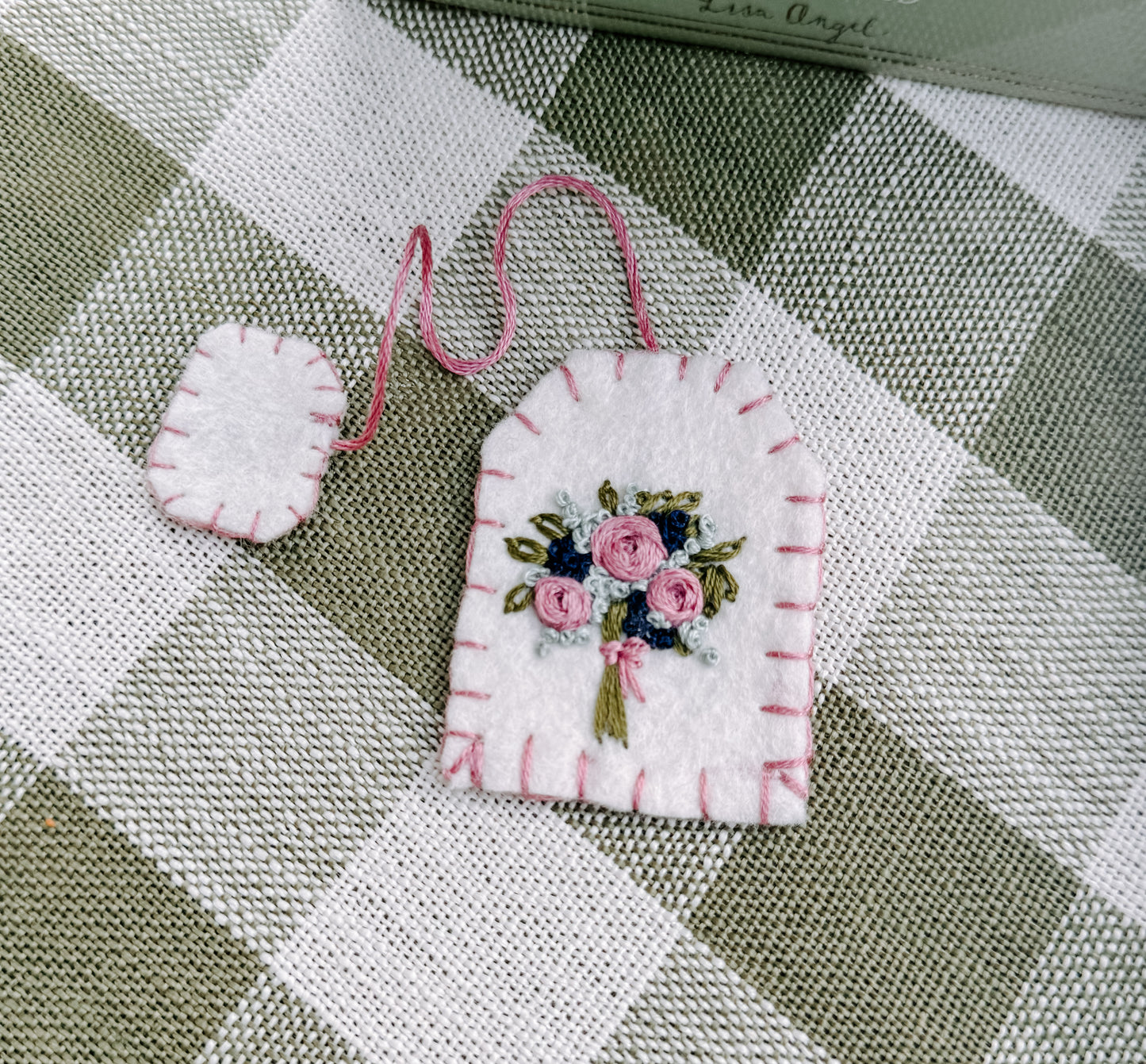Petals & Pages – Storybook Bouquets 💐