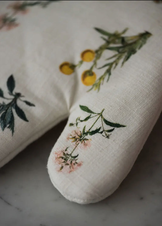 The Foraged Flora Mitt