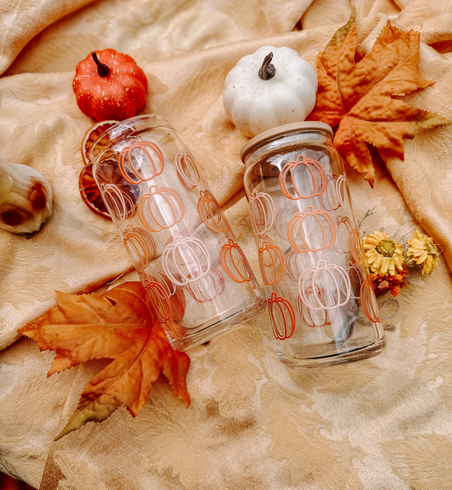 🍂 Pumpkin Patch Glass – 20oz with Bamboo Lid
