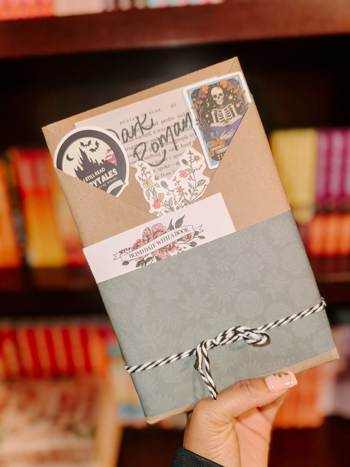 Blind Date with a Book – Dark Romance Edition 🖤✨