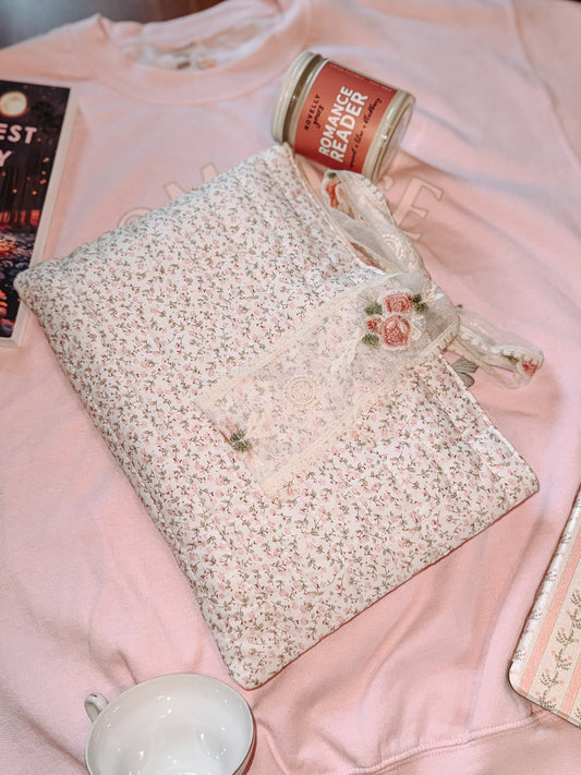 Vintage Rose Lace Book Sleeve 🌸📚