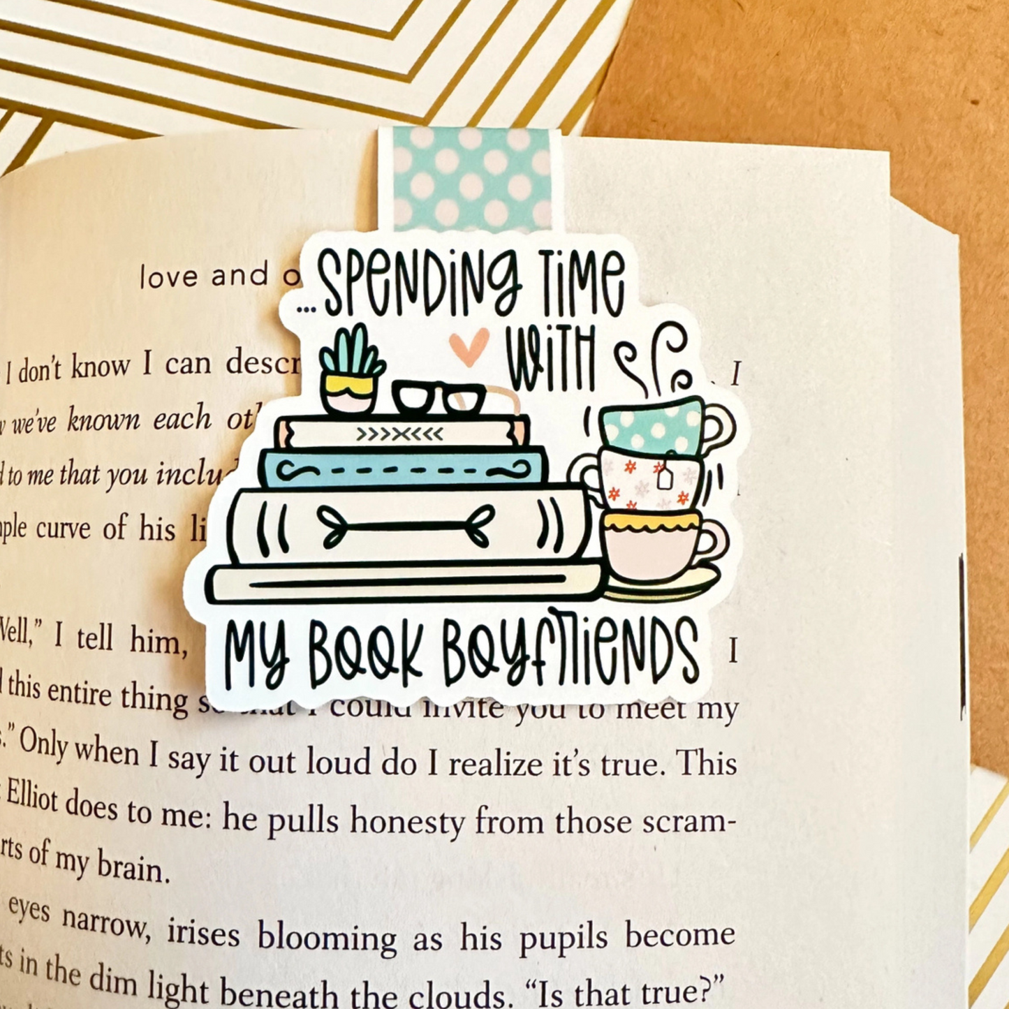 Magnetic bookmarks