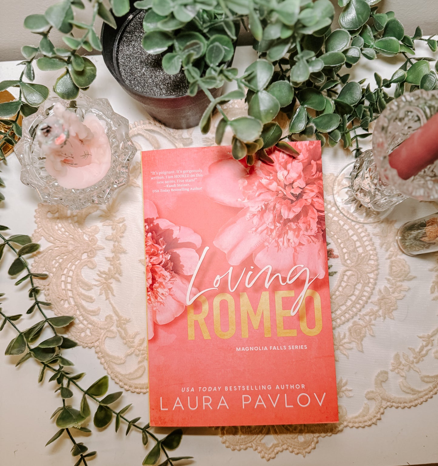Loving Romeo
by Laura Pavlov