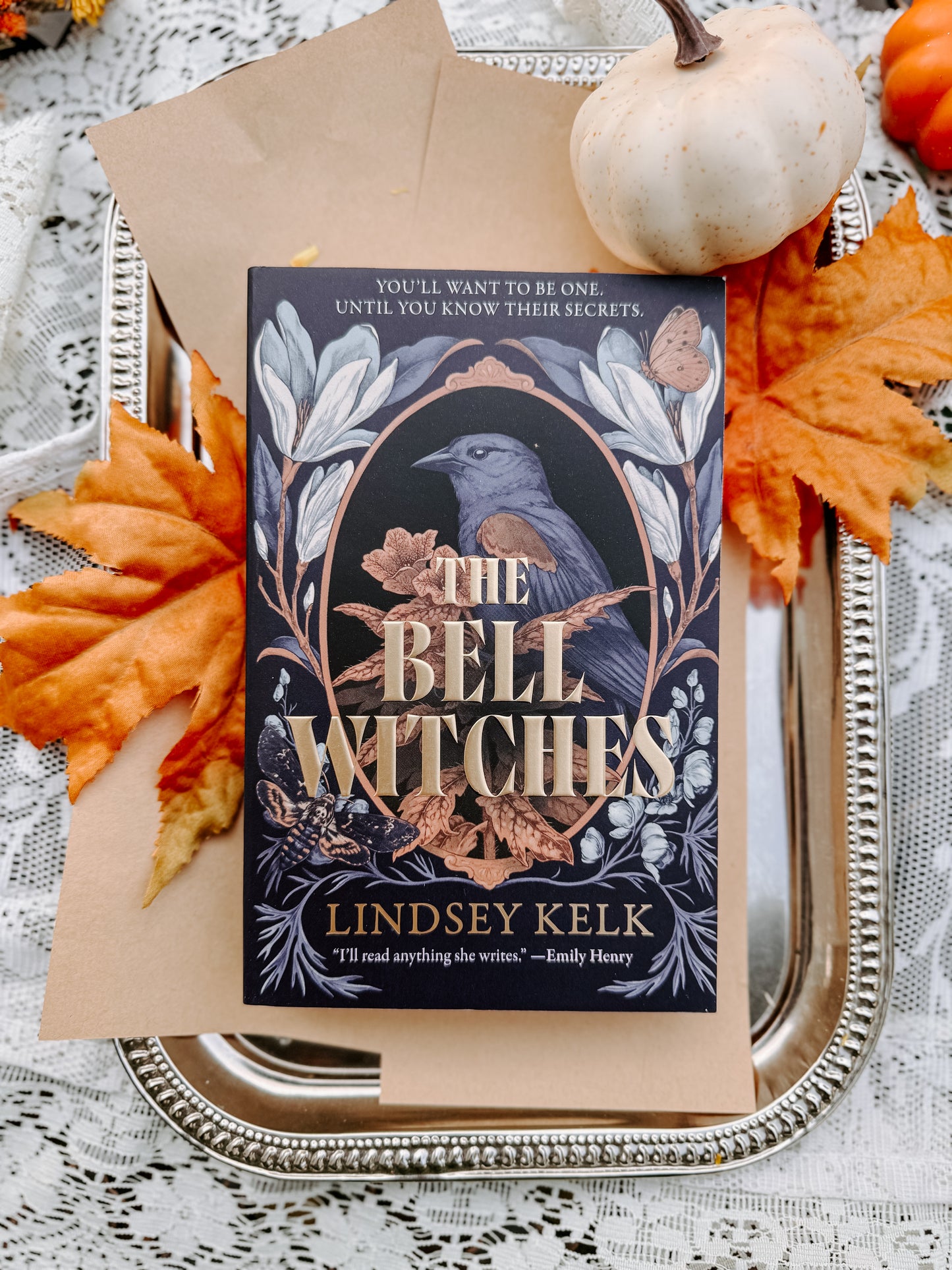 The Bell Witches (Savannah Red, Book 1) by Lindsey Kelk