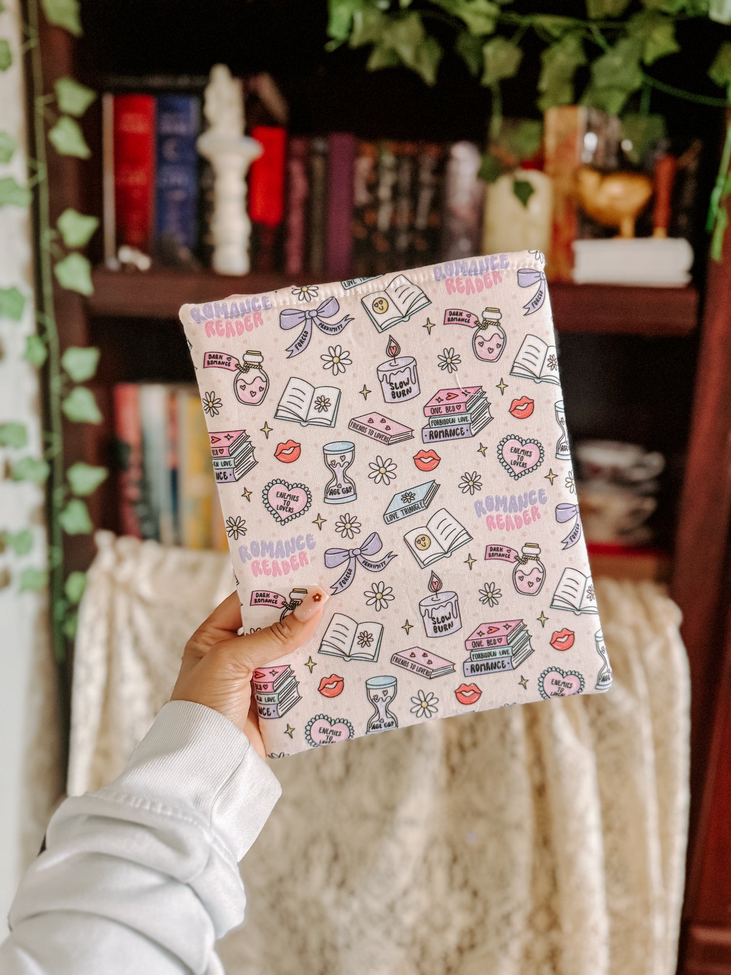 💕 Romance Reader Sleeve 💕