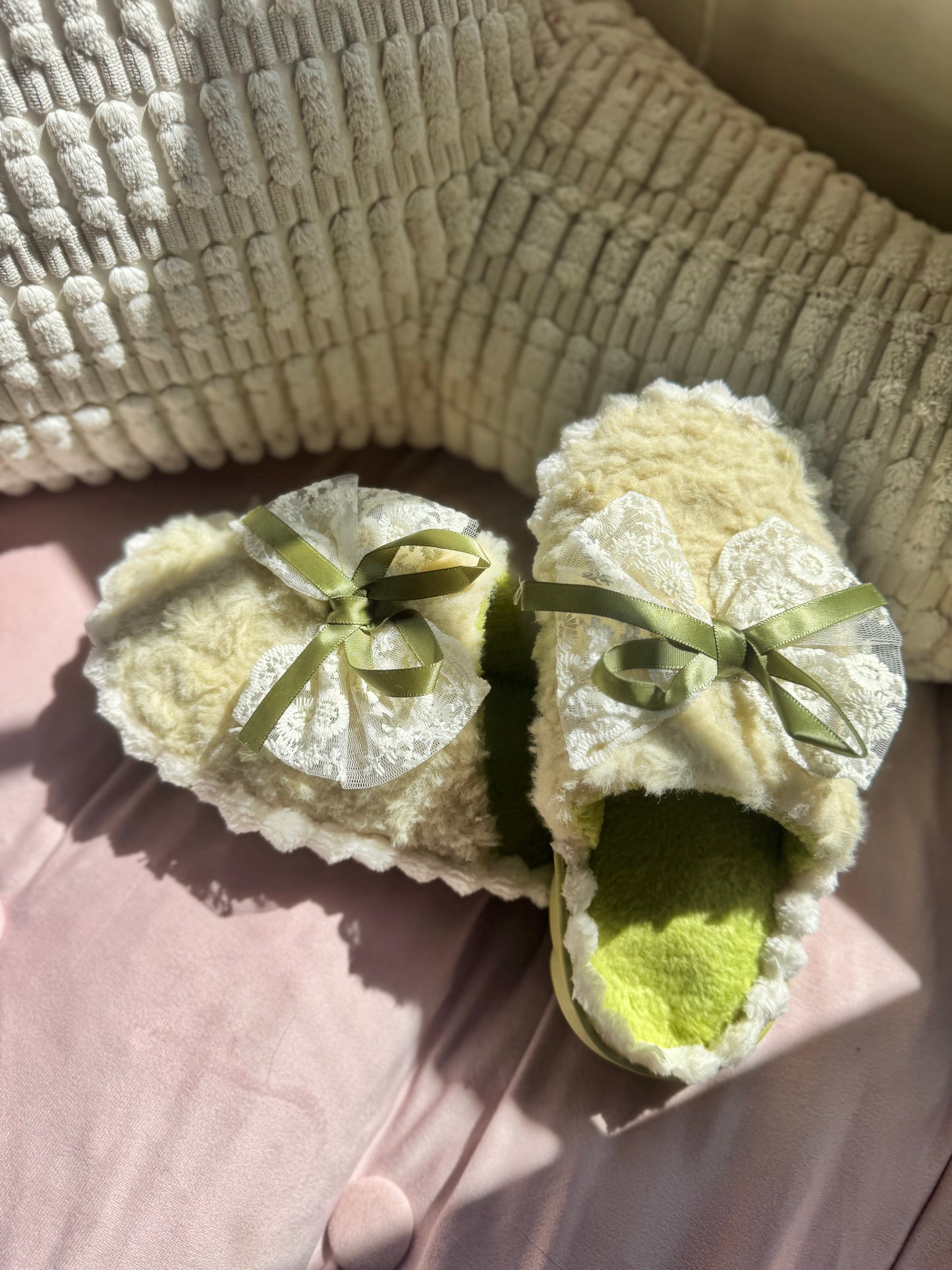 Darling Daydream Bow Slippers
