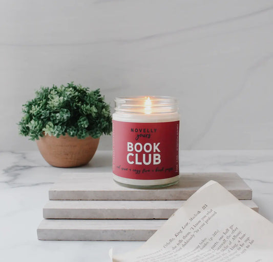 Book Club Candle – Red Wine, Cozy Fire & Book Pages